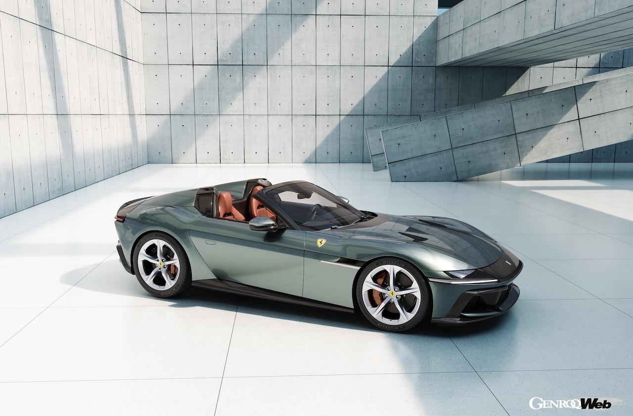 フェラーリの最新フロントV12搭載モデル「12チリンドリ スパイダー」が