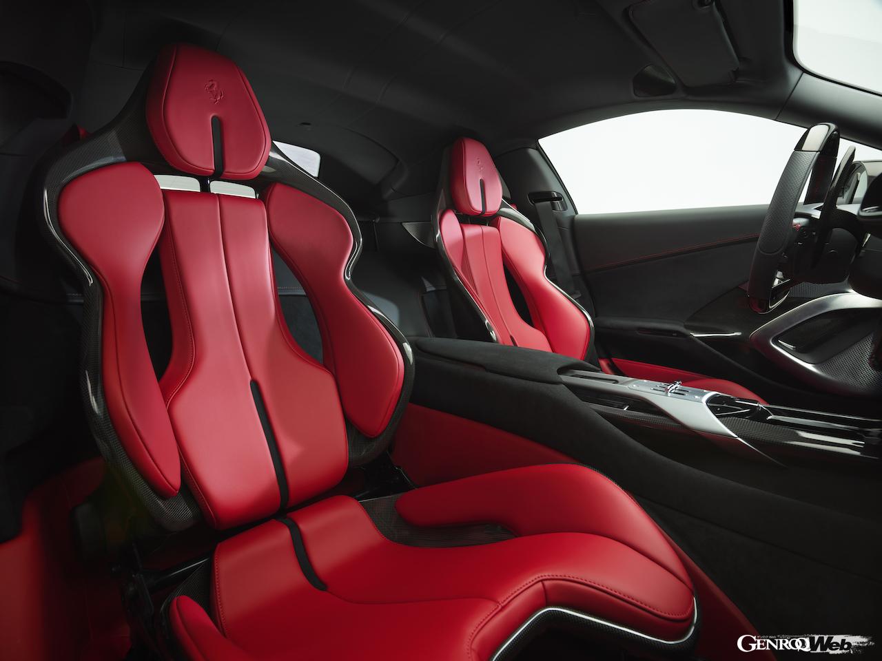 新型2シータースパイダー「フェラーリ 12チリンドリ スパイダー」のコクピット。