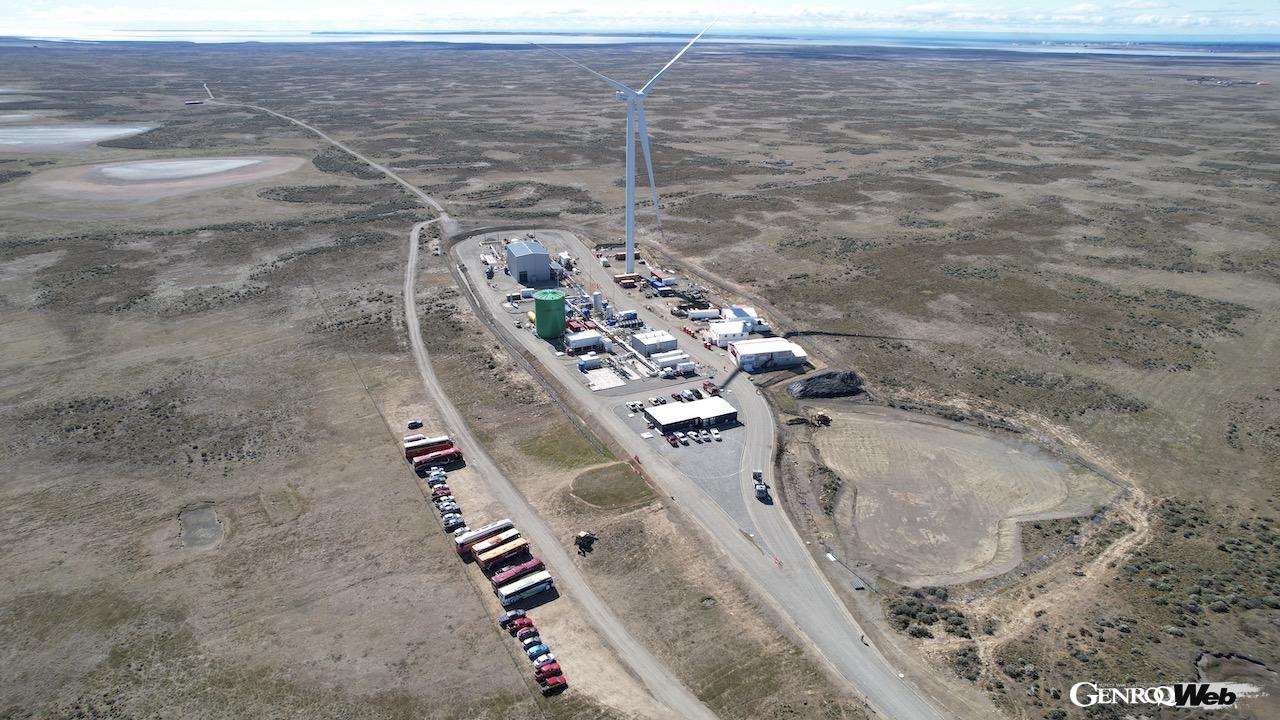 チリ南部のパタゴニア地方に建設された、ハル・オニのパイロットプラントは、安定した風量による風力発電に加えて、マゼラン海峡にも近く、ヨーロッパへの輸送にも適している。
