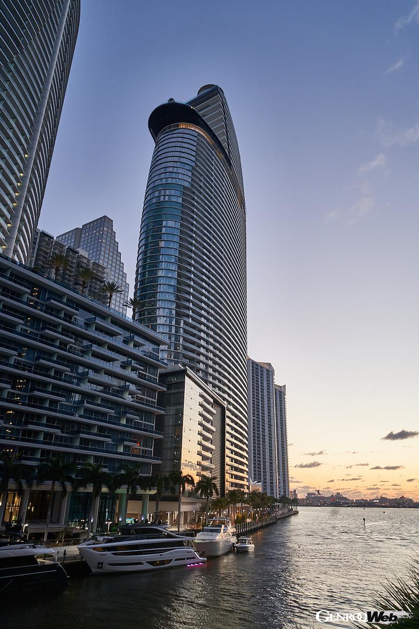 アストンマーティン初の不動産プロジェクト「アストンマーティン・レジデンス・マイアミ」の外観。