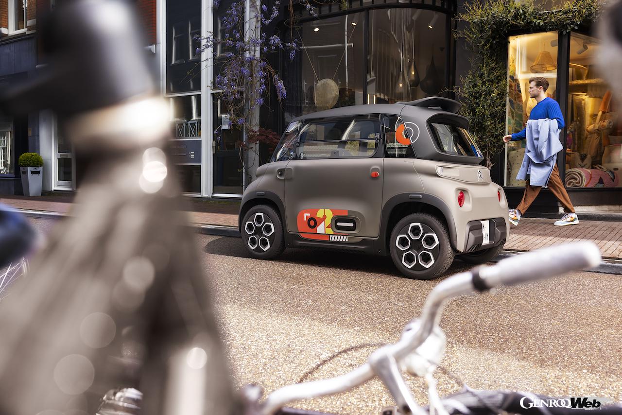 シトロエンのマイクロEV「アミ」にシックなニューカラーの「ナイトセピア」が追加された。