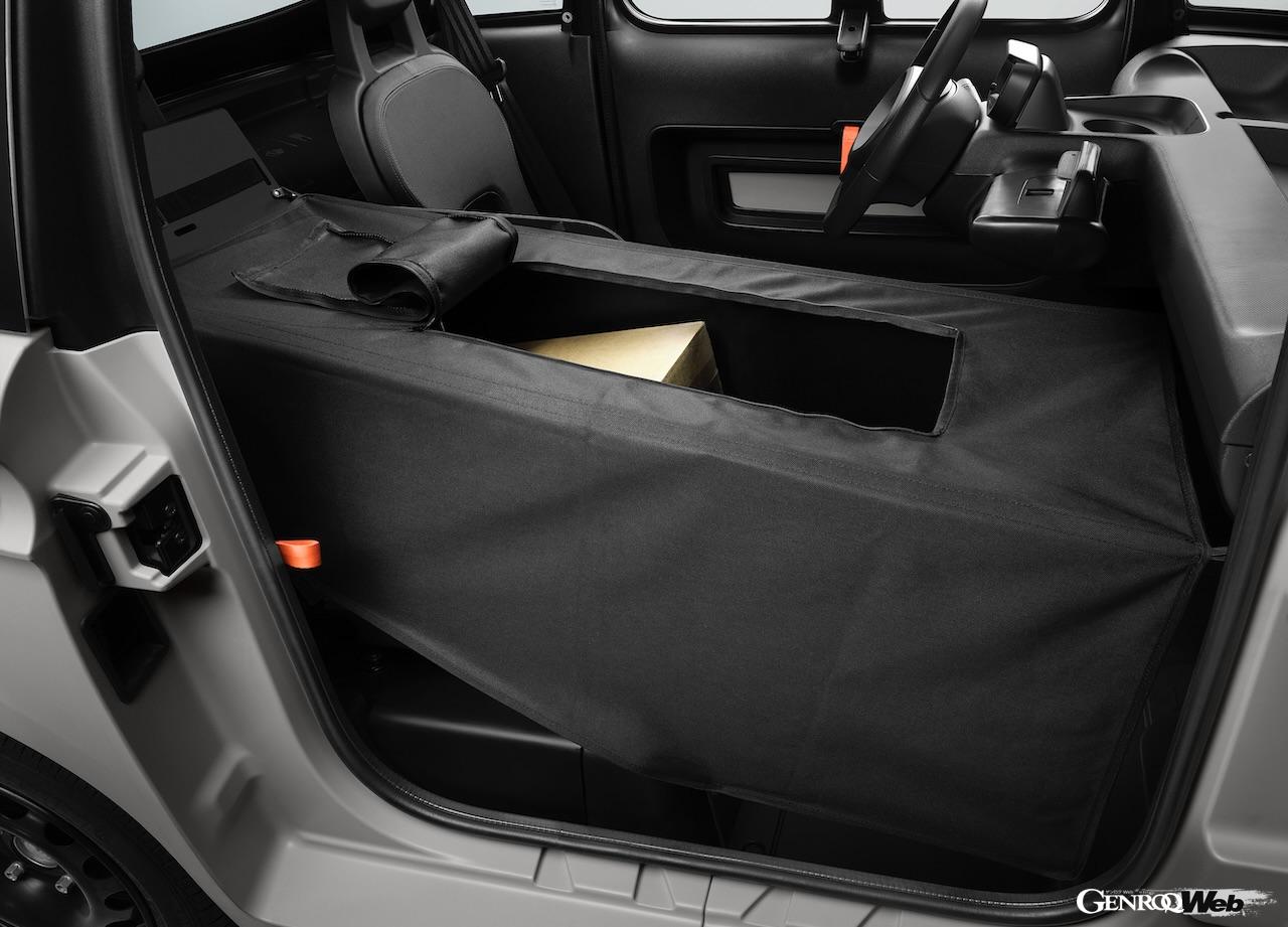 商用ユースからの様々な要望を受けて、シトロエンはラゲッジスペースとパッセンジャーシートを両立できる「マイ・カーゴ・キット」を開発した。