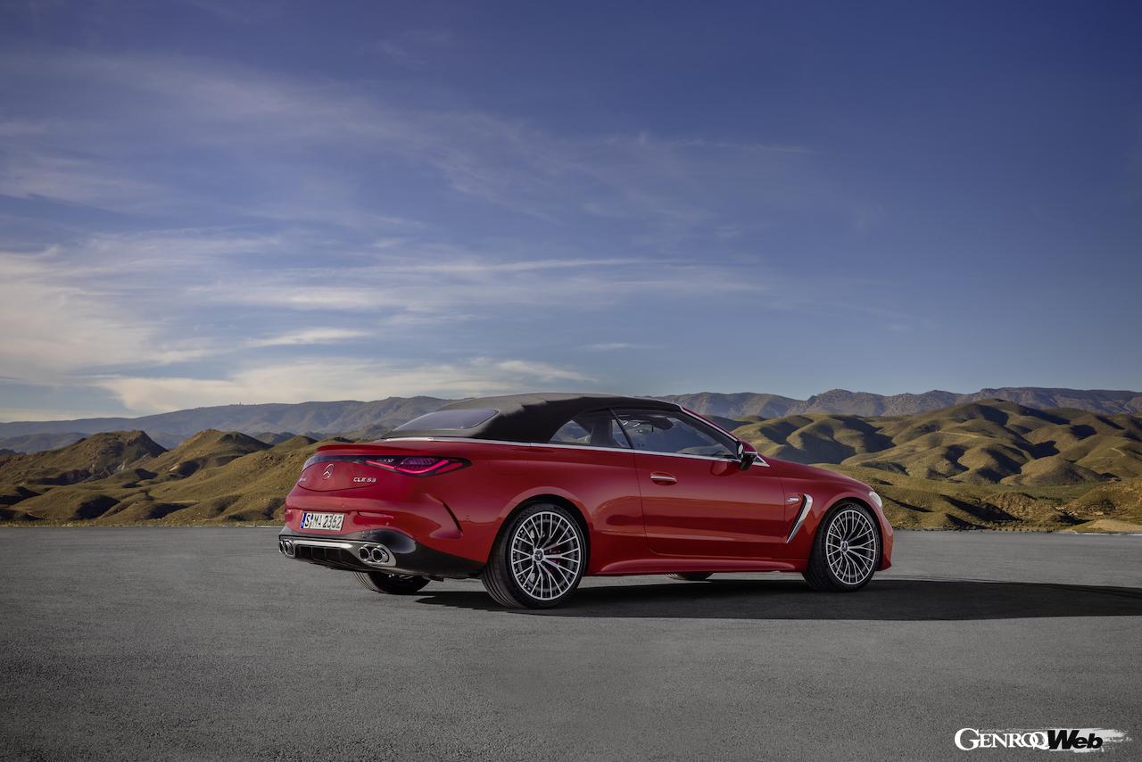 4シーターオープンスポーツ「メルセデス AMG CLE 53 4MATIC+ カブリオレ」のエクステリア。