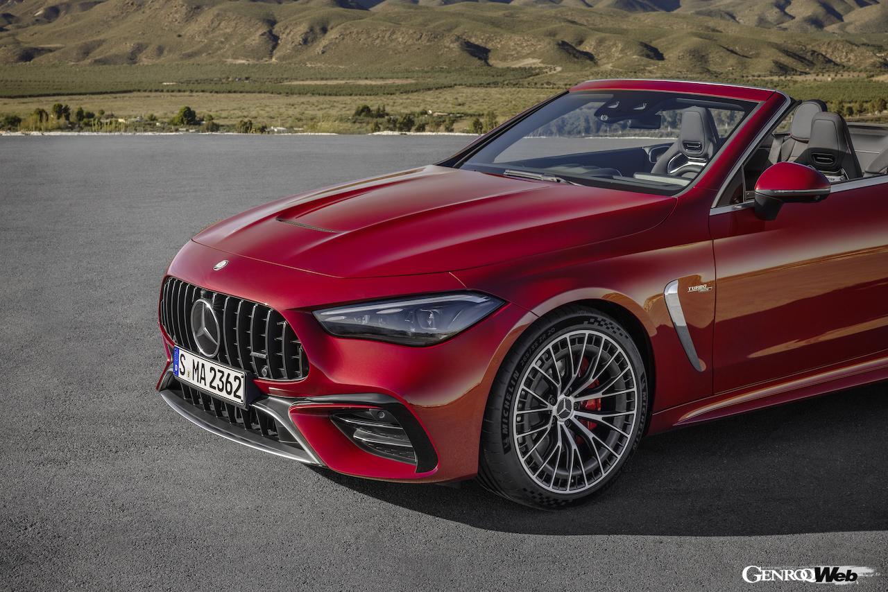 4シーターオープンスポーツ「メルセデス AMG CLE 53 4MATIC+ カブリオレ」のエクステリア。