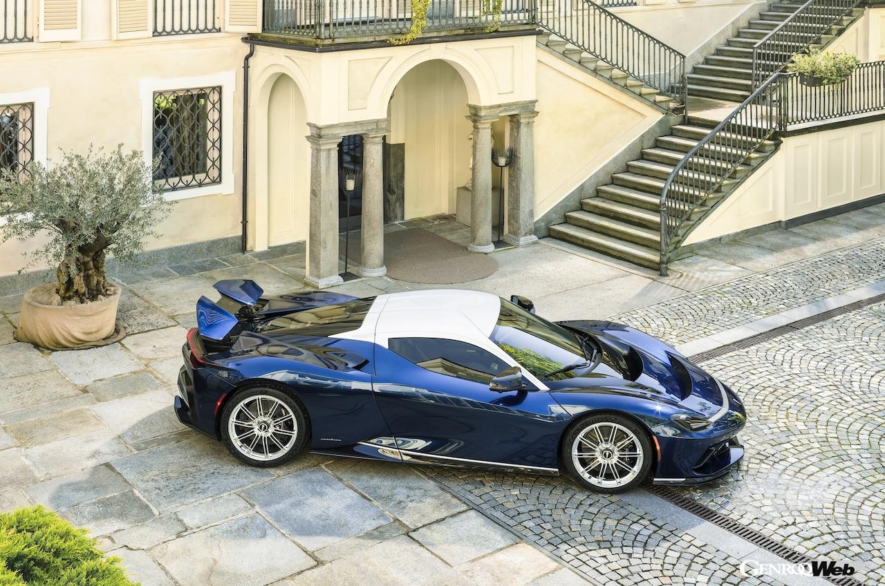 ランチア フロリダがデビューした1955年にちなんで、「バッティスタ チンクワンタチンクエ」は、イタリア語で「55」を意味する「Cinquantacinque」を車名に採用した。