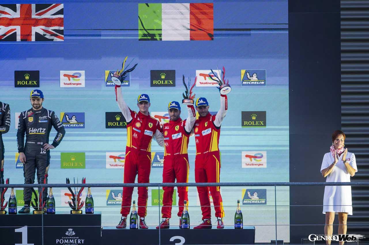 レースは2時間後に再開されたものの、赤旗前にピットを済ませていたポルシェ勢が先行。50号車が3位、51号車が4位でレースを終えた。