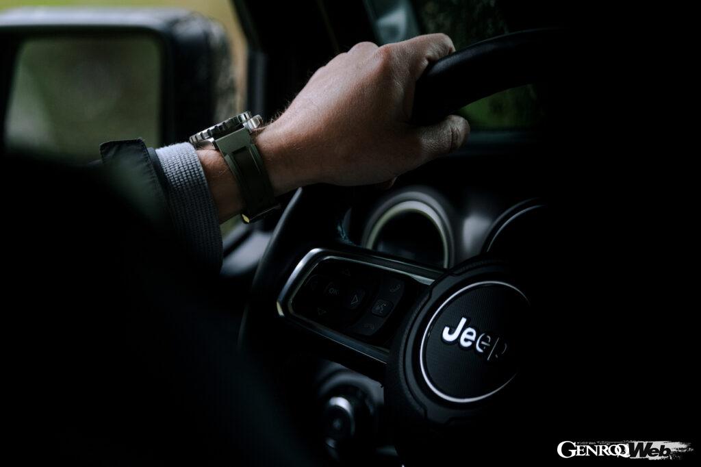 ジープとマラソン・ウォッチのコラボレーションによって開発された、オートマチックタイプの「ジープ ルビコン GSAR (Jeep Rubicon GSAR)」。