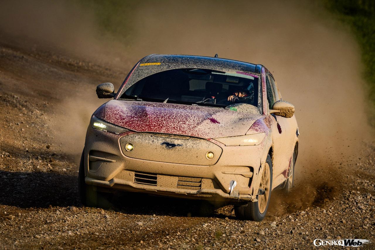 ミシガン・プルーヴィング・グラウンドで行われた、「フォード マスタング マッハ-E ラリー」のテスト。