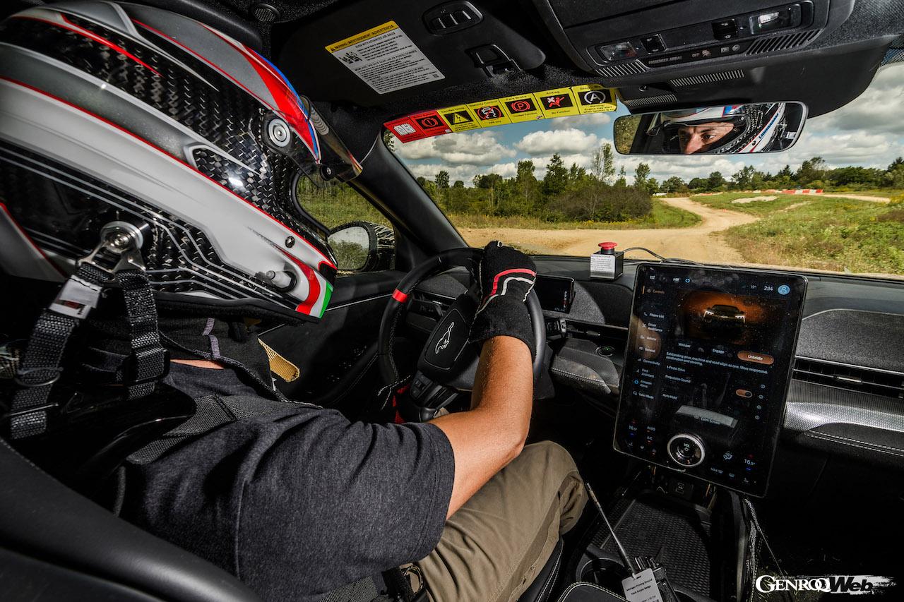 ミシガン・プルーヴィング・グラウンドで行われた、「フォード マスタング マッハ-E ラリー」のテスト。