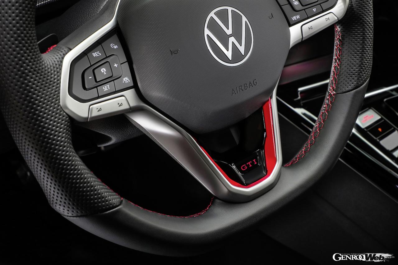 「フォルクスワーゲン ゴルフ GTI」改良新型のインテリア。