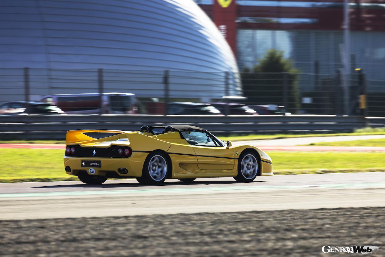 フェラーリは、ピレリがアフターマーケット用に販売するF40／F50用タイヤ、「Pゼロ」と「Pゼロ コルサ システム」の使用承認も行なった。