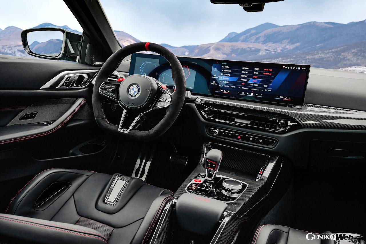 専用チューンが施された「BMW M4 CS」のコクピット。