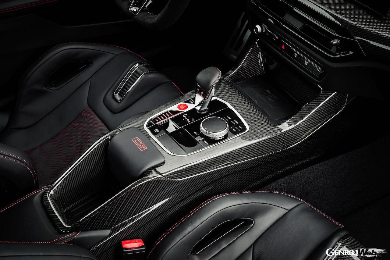 専用チューンが施された「BMW M4 CS」のコクピット。
