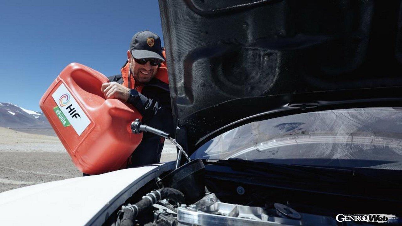 3回目のチャレンジで、自動車による標高世界新記録「6734m」を達成したポルシェ 911。