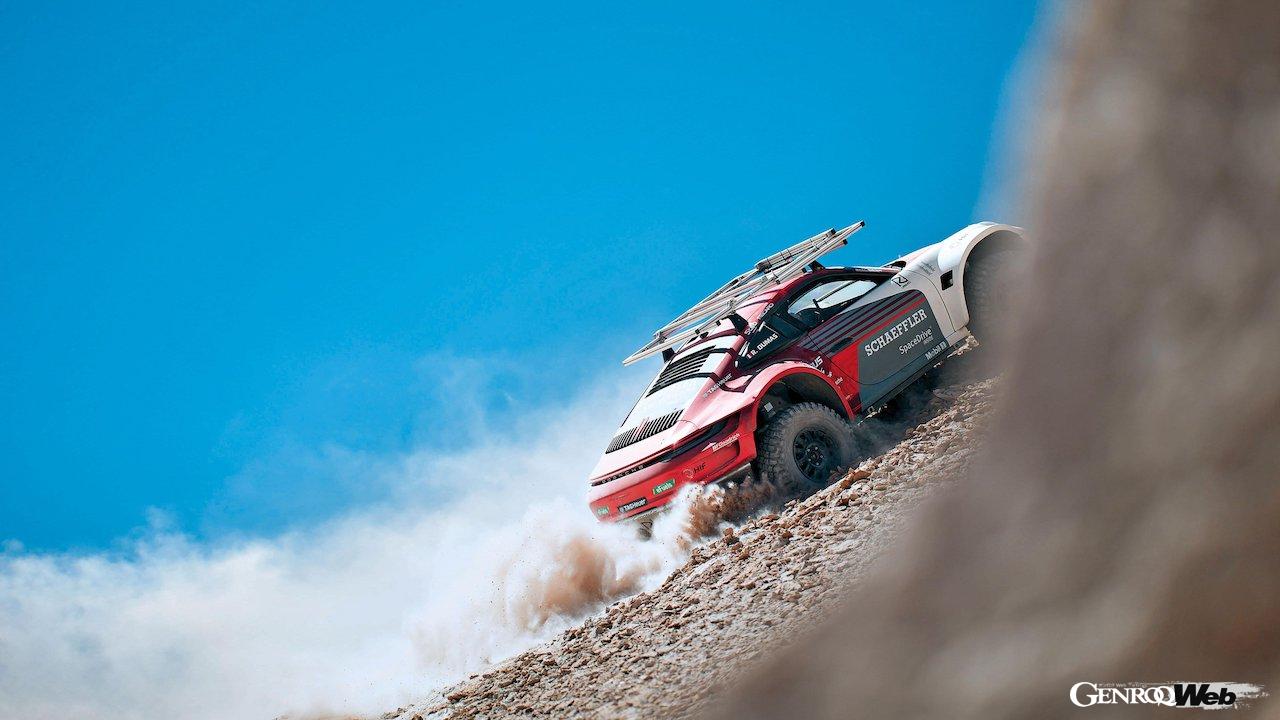 3回目のチャレンジで、自動車による標高世界新記録「6734m」を達成したポルシェ 911。