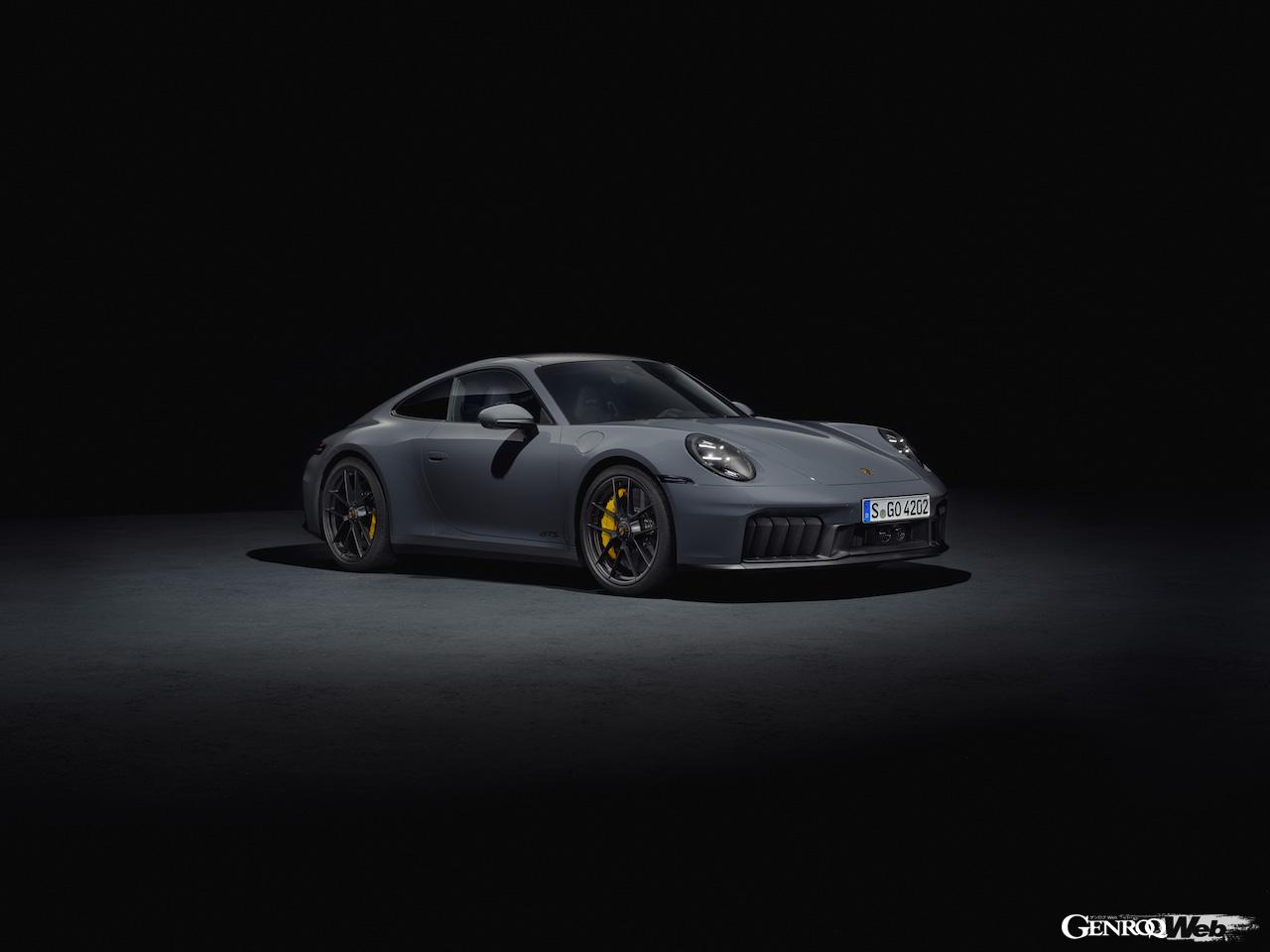 ハイブリッドパワートレインを搭載する、新型「ポルシェ 911 GTS」のエクステリア。