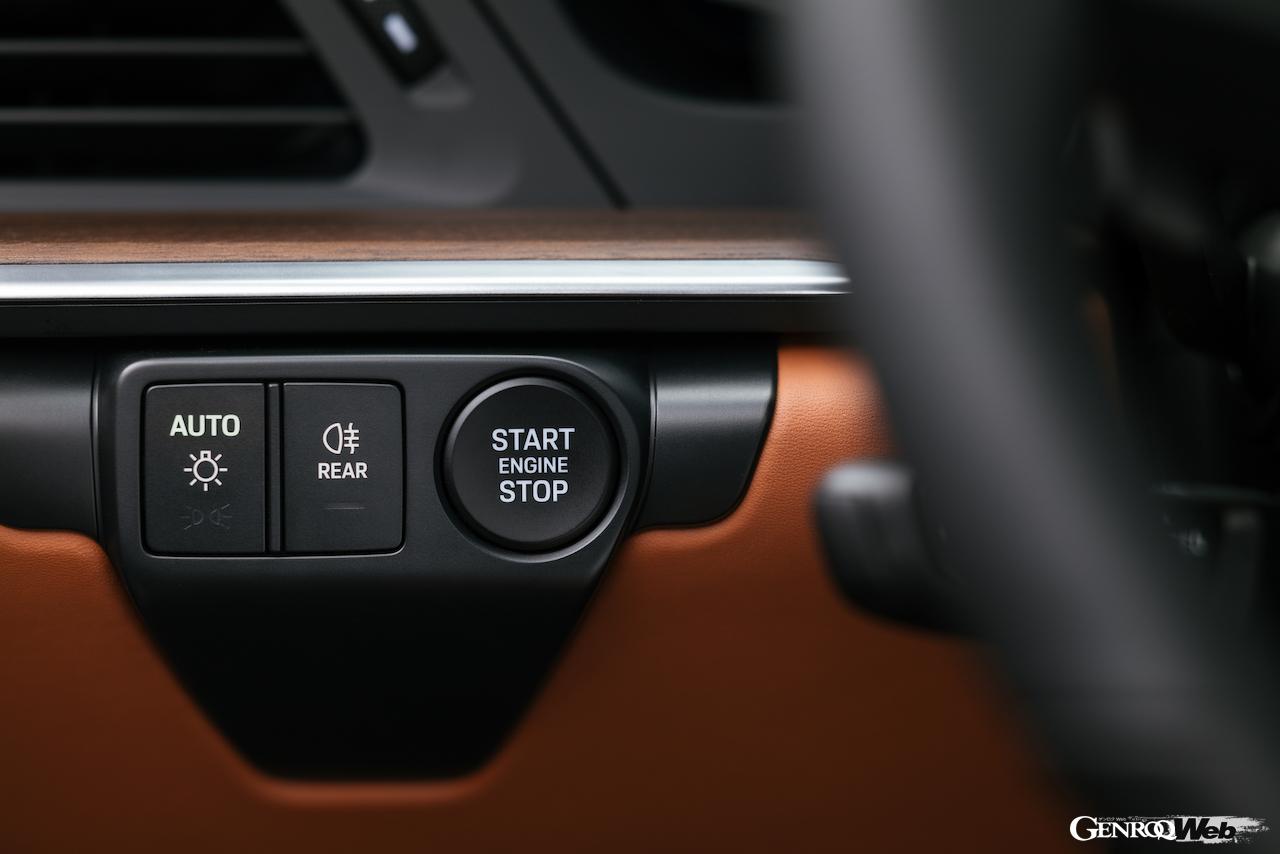 新型「ポルシェ 911 カレラ」のインテリア。