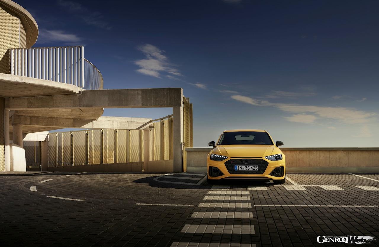 「アウディ RS 4 アバント エディション 25 イヤーズ」のエクステリア。