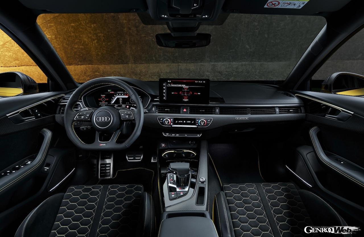 「アウディ RS 4 アバント エディション 25 イヤーズ」のインテリア。