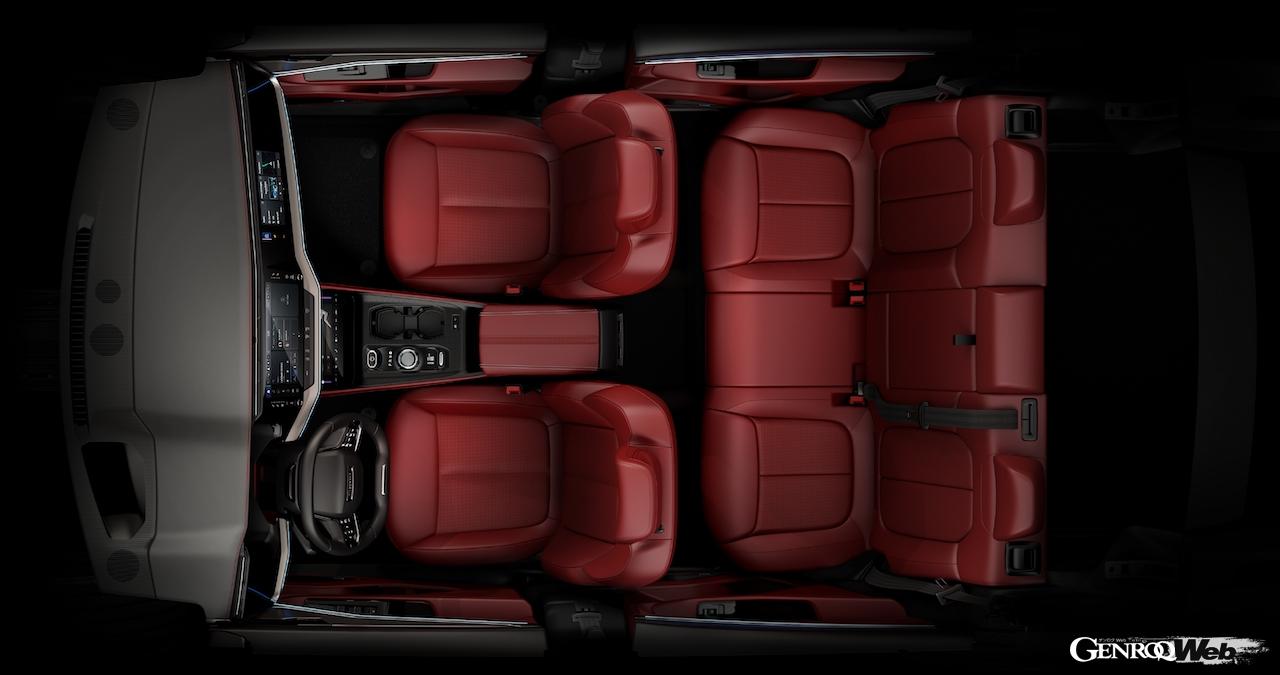 初のグローバル市場向けEVとして開発された「ジープ ワゴニア S」のインテリア。