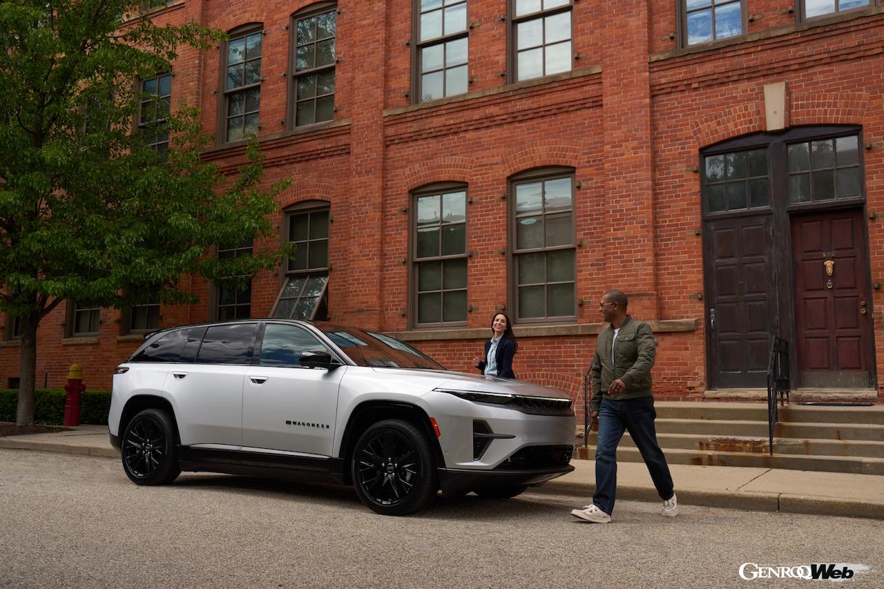 初のグローバル市場向けEVとして開発された「ジープ ワゴニア S」のエクステリア。