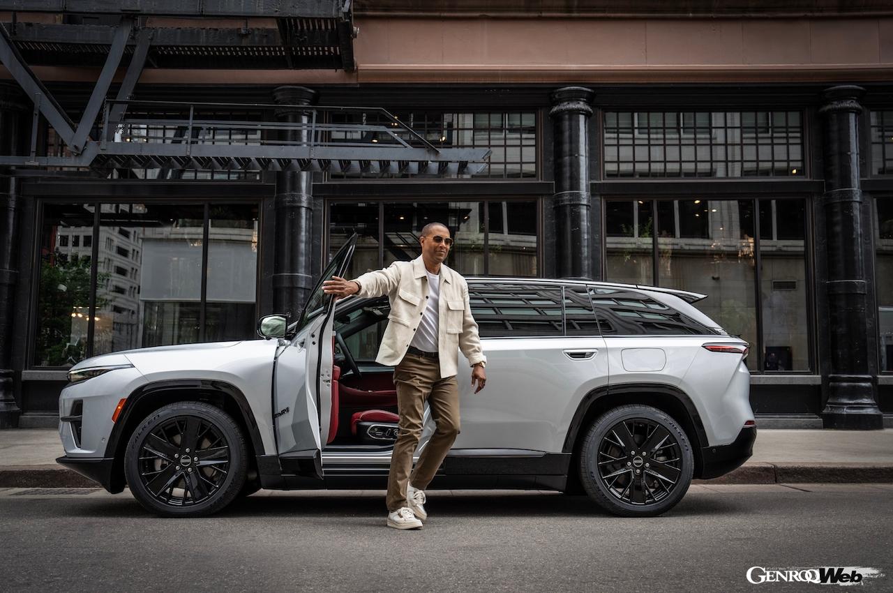 初のグローバル市場向けEVとして開発された「ジープ ワゴニア S」のエクステリア。