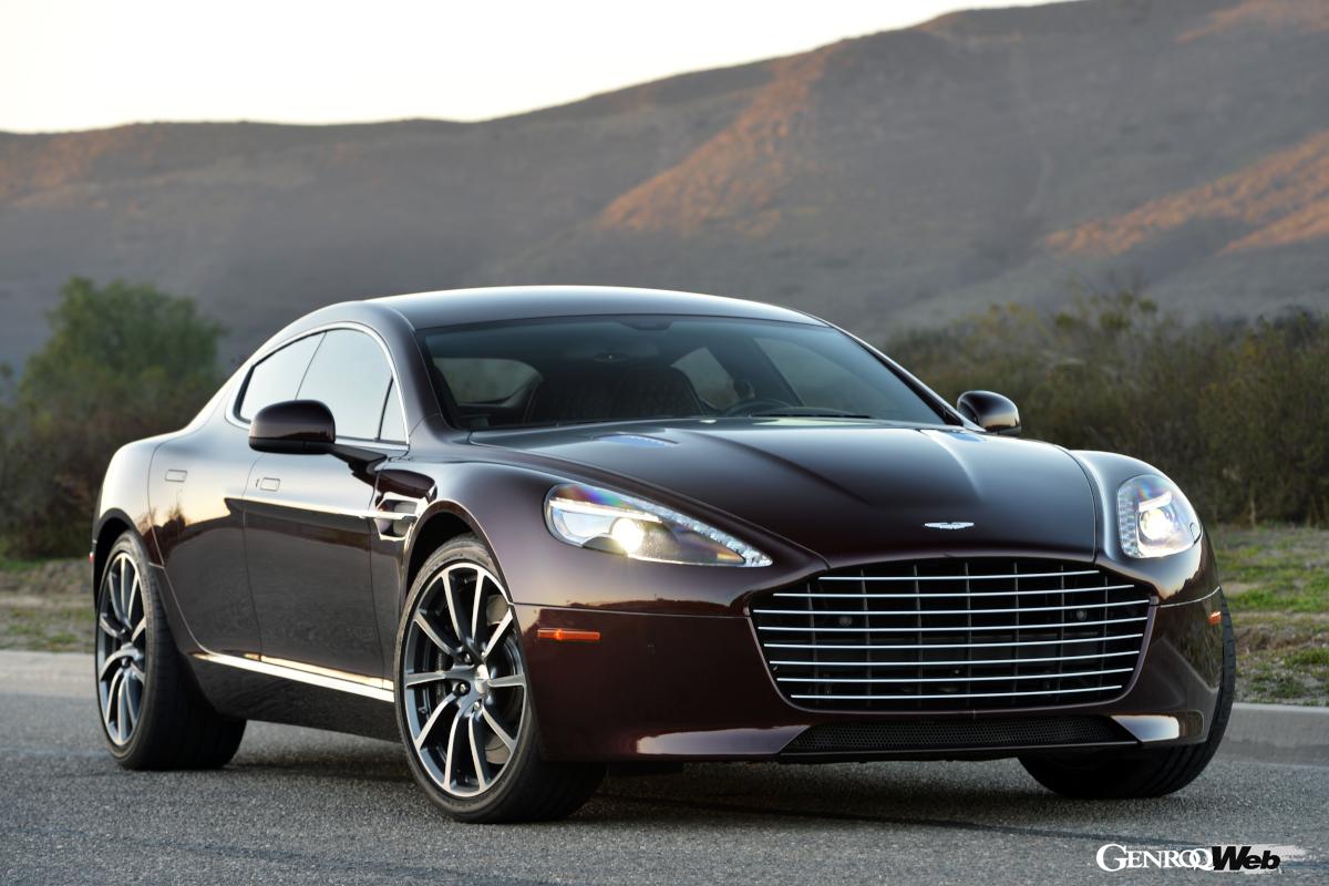 こだわりのあるクルマ好きが普段のちょっとした遠出や買い物、食事、いやデートに使えるのが「アストンマーティン ラピード」だ。