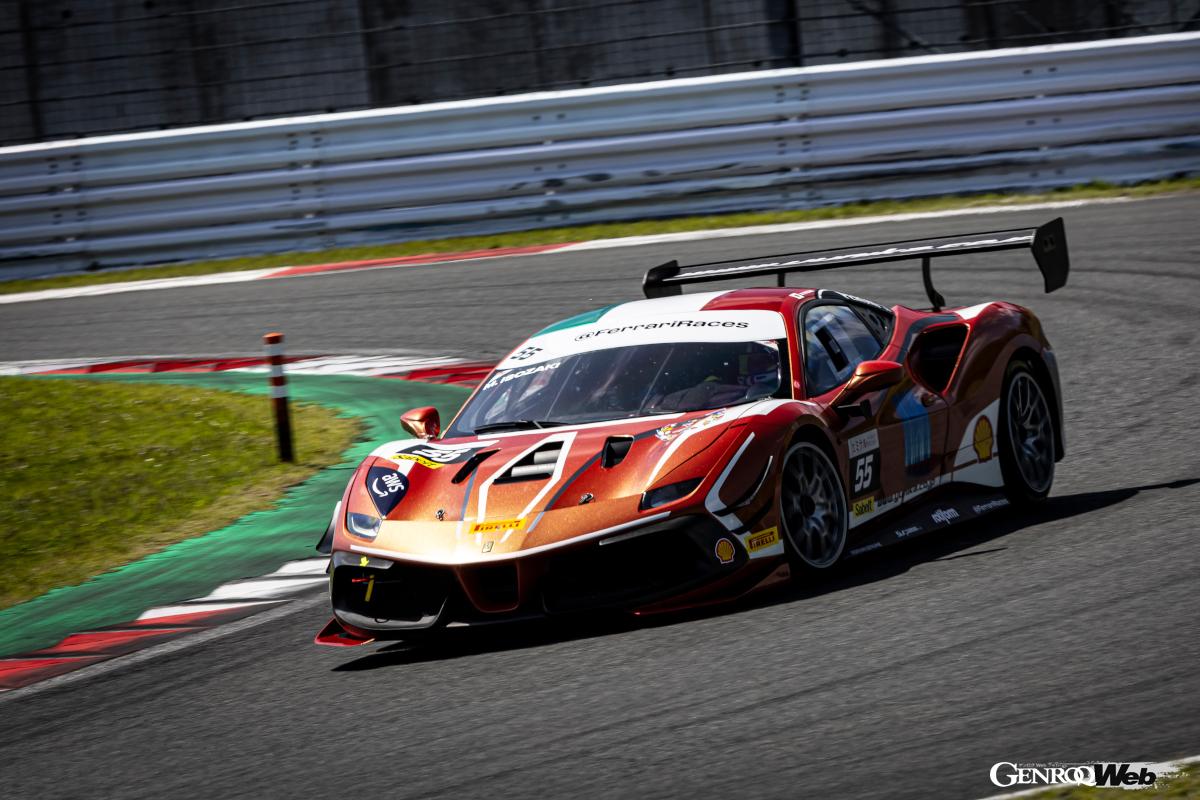 フェラーリ・チャレンジの欧州シリーズ・コッパ・シェルAmクラスで、昨年チャンピオンを獲得した実力者Motohiko ISOZAKI。嬉しい国内シリーズ初優勝を飾った。