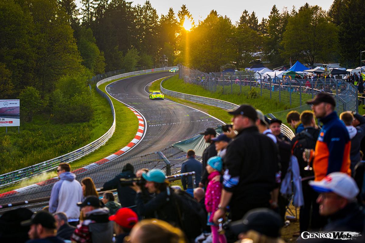 昨年23万5000人ものファンが集った一大フェスティバル「ニュルブルクリンク24時間レース」。今年は130台ものマシンがエントリーした。