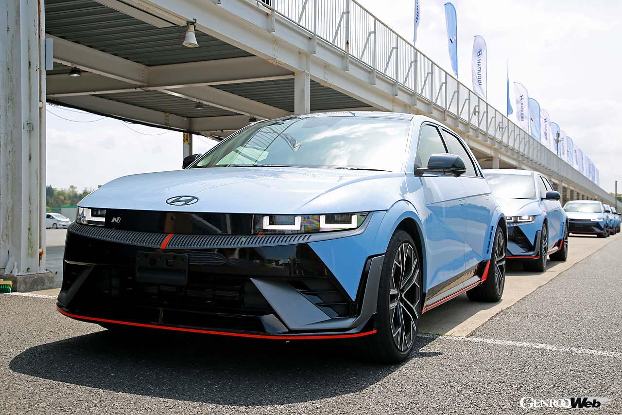 正式発表は最高出力650PSにちなみ、6月5日。価格もこの時に発表されるという。50台限定のファーストエディションは900万円前後という。