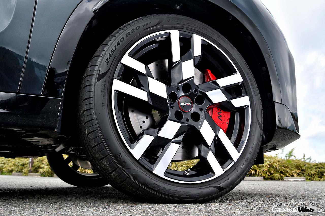 タイヤ&ホイールの選択肢は幅広く、17~20インチが用意される。S ALL4は18インチ、JCWは20インチが標準となる。