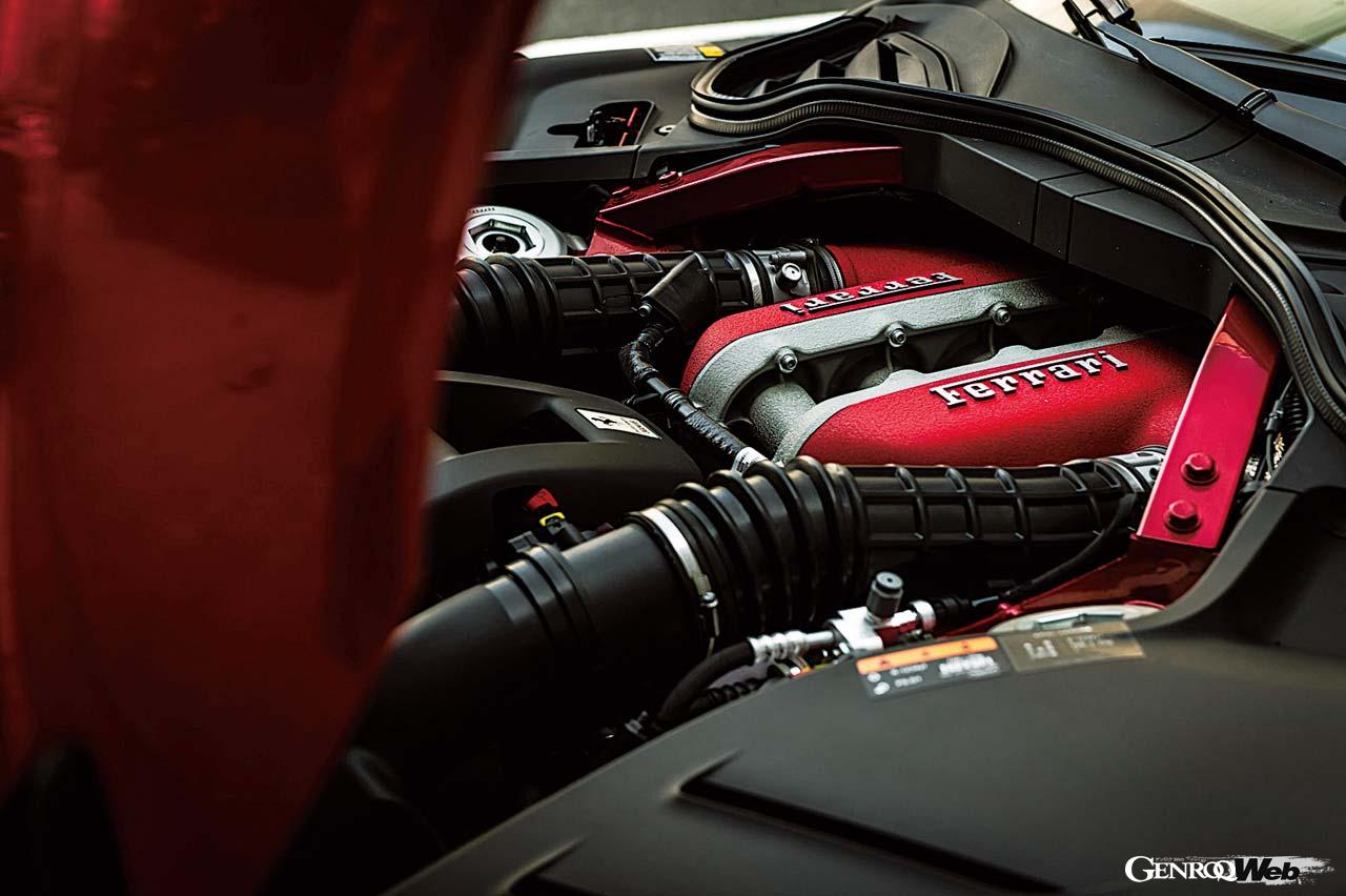 6.5リッターのV12気筒NAエンジンは完全なフロントミッドに搭載される。基本はF140だが、パーツのほとんどを刷新しているという。8速DCTはリヤにマウントされるトランスアクスル方式だ。