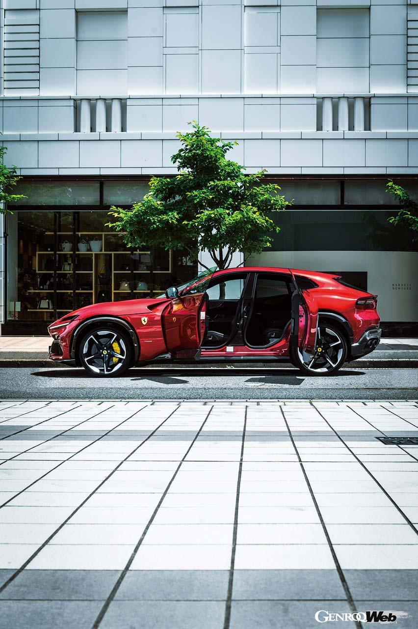 フェラーリのゲームチェンジャーとなる存在、プロサングエ。ブランドとして初めての4ドア4シーターのSUVボディを採用するが、フェラーリ自身はSUVではないと主張する。果たしてその走りは真のフェラーリ足り得ているのか!? 時代を変える挑戦者の実力はいかに。