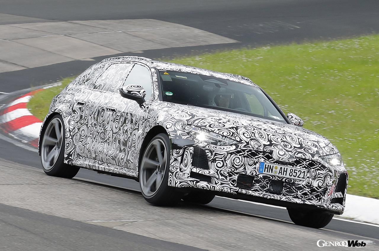 アウディの新ネーミング戦略に基づき、次世代では「A5ファミリー」にステーションワゴンの「アバント」が初めて導入される。