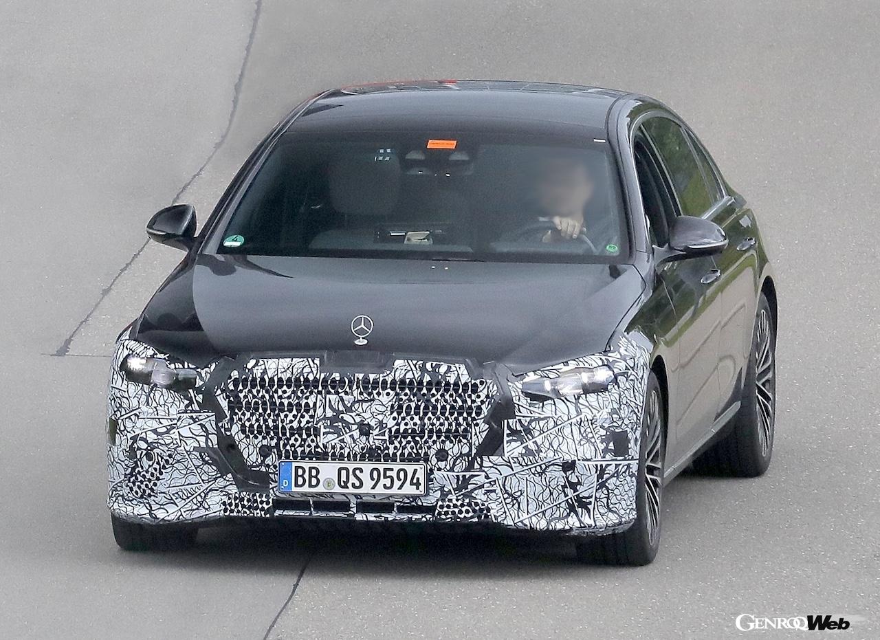 メルセデス・ベンツのフラッグシップ サルーン「Sクラス」は来年マイナーチェンジを行うようだ。