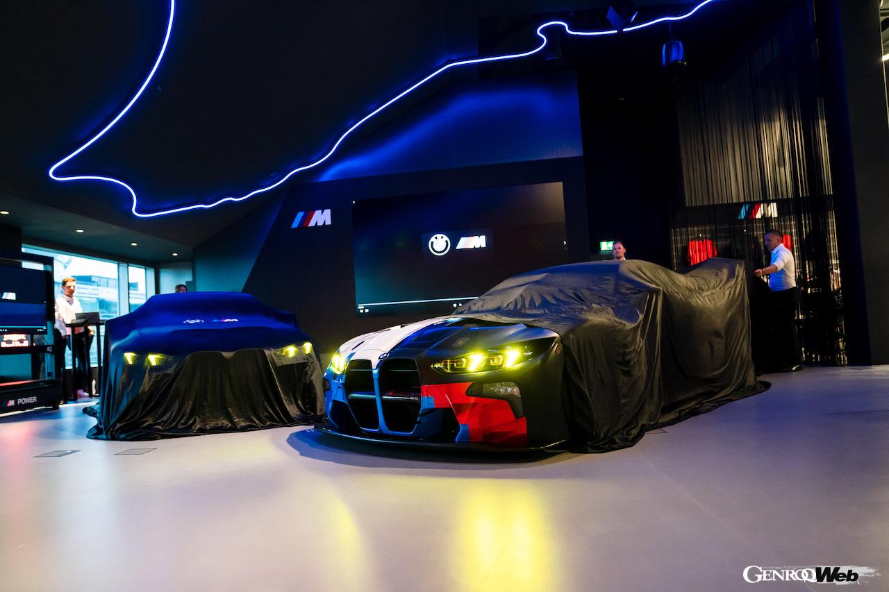 レース前にアンベールされた「BMW M4 GT3 エボ」と「BMW M4 GT4 エボ」。