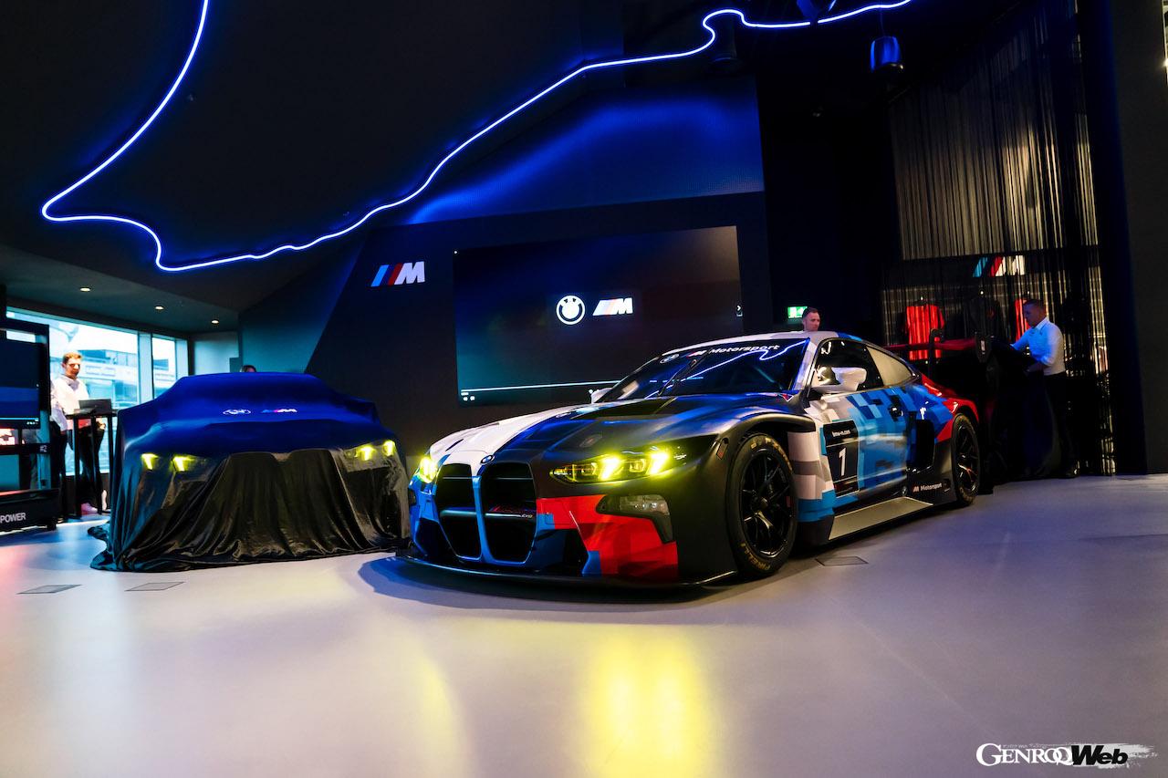 レース前にアンベールされた「BMW M4 GT3 エボ」と「BMW M4 GT4 エボ」。