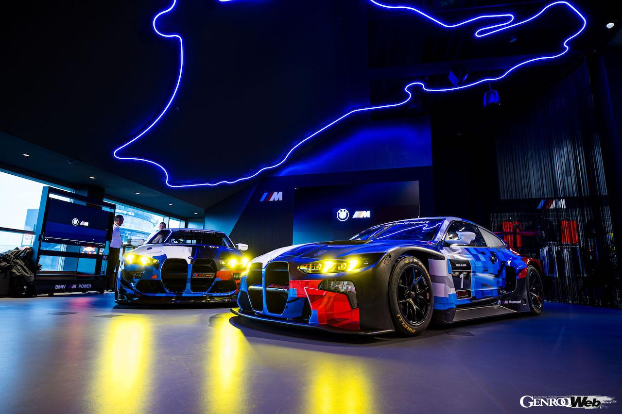 レース前にアンベールされた「BMW M4 GT3 エボ」と「BMW M4 GT4 エボ」。
