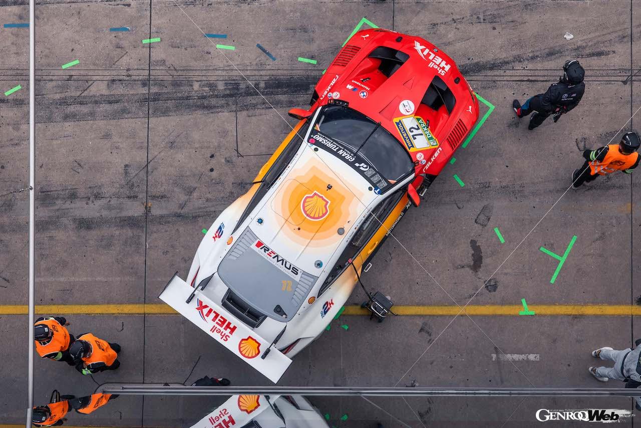 ニュルブルクリンク24時間レースの予選トップセッションで、ポールポジションを獲得した、BMW MチームRMGのBMW M4 GT3 72号車。