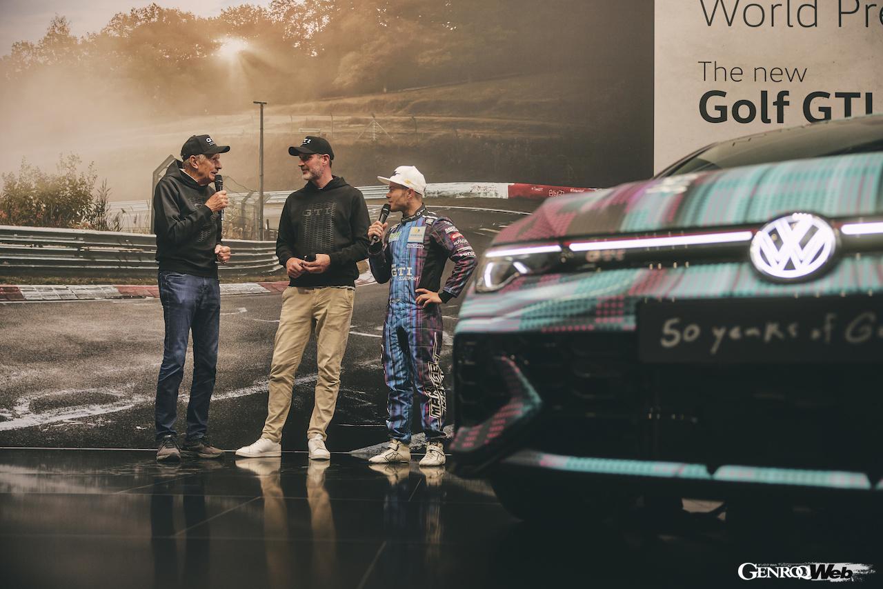 ニュルブルクリンクのリング・ブルバードで行われた「ゴルフ GTI クラブスポーツ」のお披露目イベントでは、今回のレースに参戦するベニー・ロイヒターとハンス＝ヨアヒム・スタックによってアンベールが行われた。
