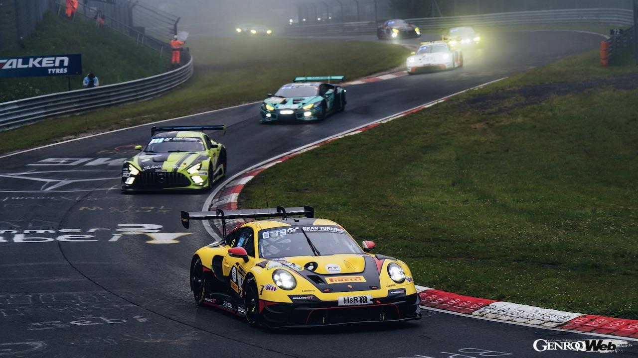 ニュルブルクリンク24時間の決勝は、24時間を走り切ることなく、濃霧によりレース終了を余儀なくされた。