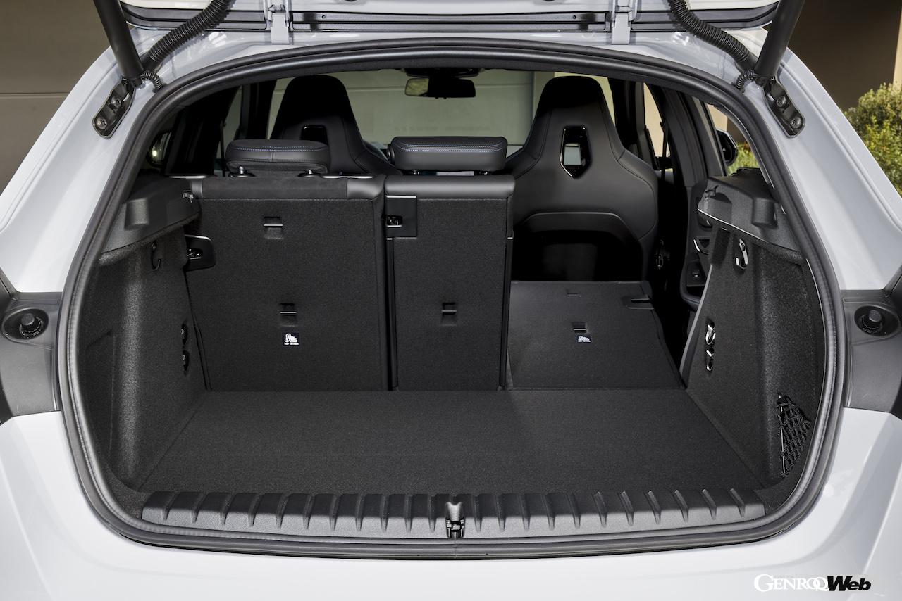 2024年10月から欧州で販売スタートする、新型「BMW 1シリーズ」のラゲッジスペース。