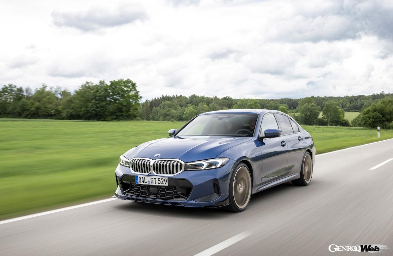 「BMW アルピナ B3 GT リムジン」の走行シーン。