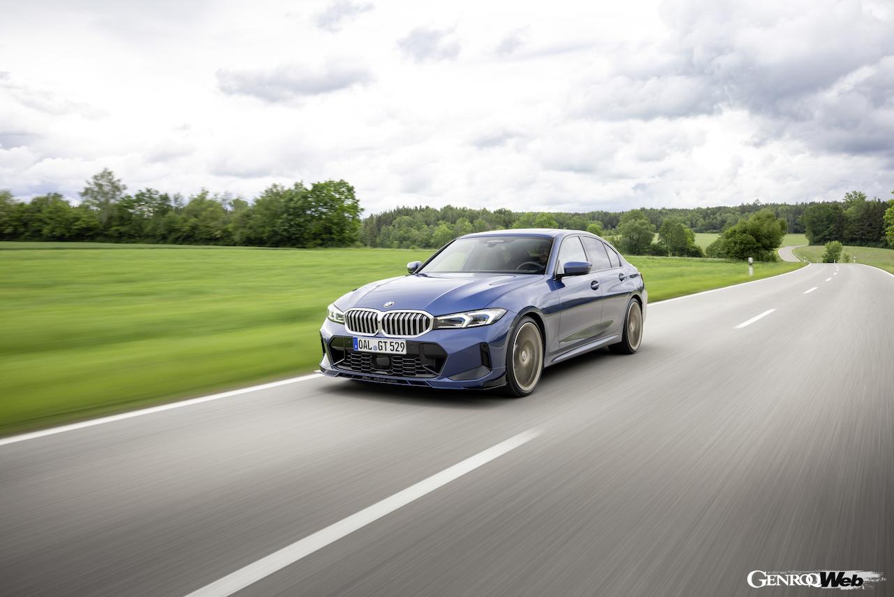 「BMW アルピナ B3 GT リムジン」の走行シーン。