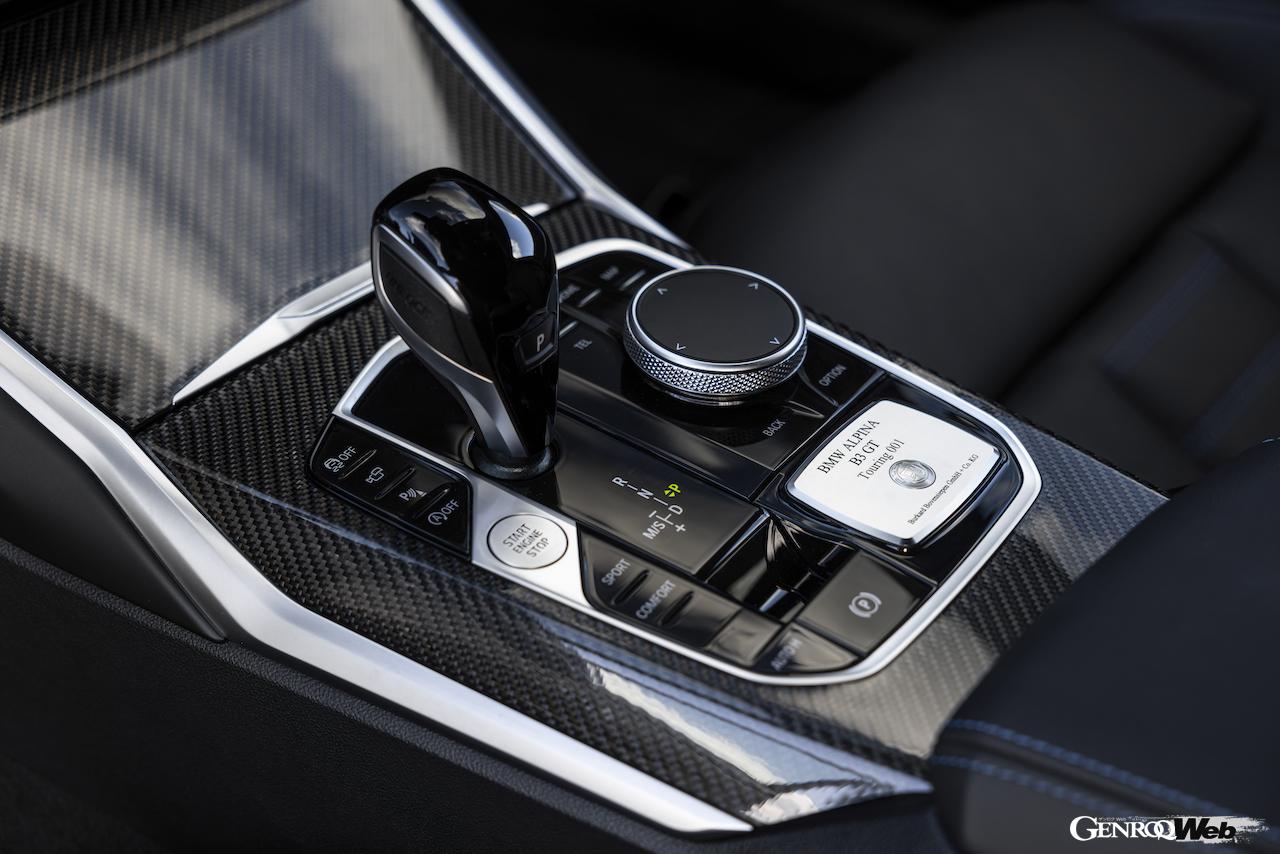 「BMW アルピナ B3 GT ツーリング」のインテリア。