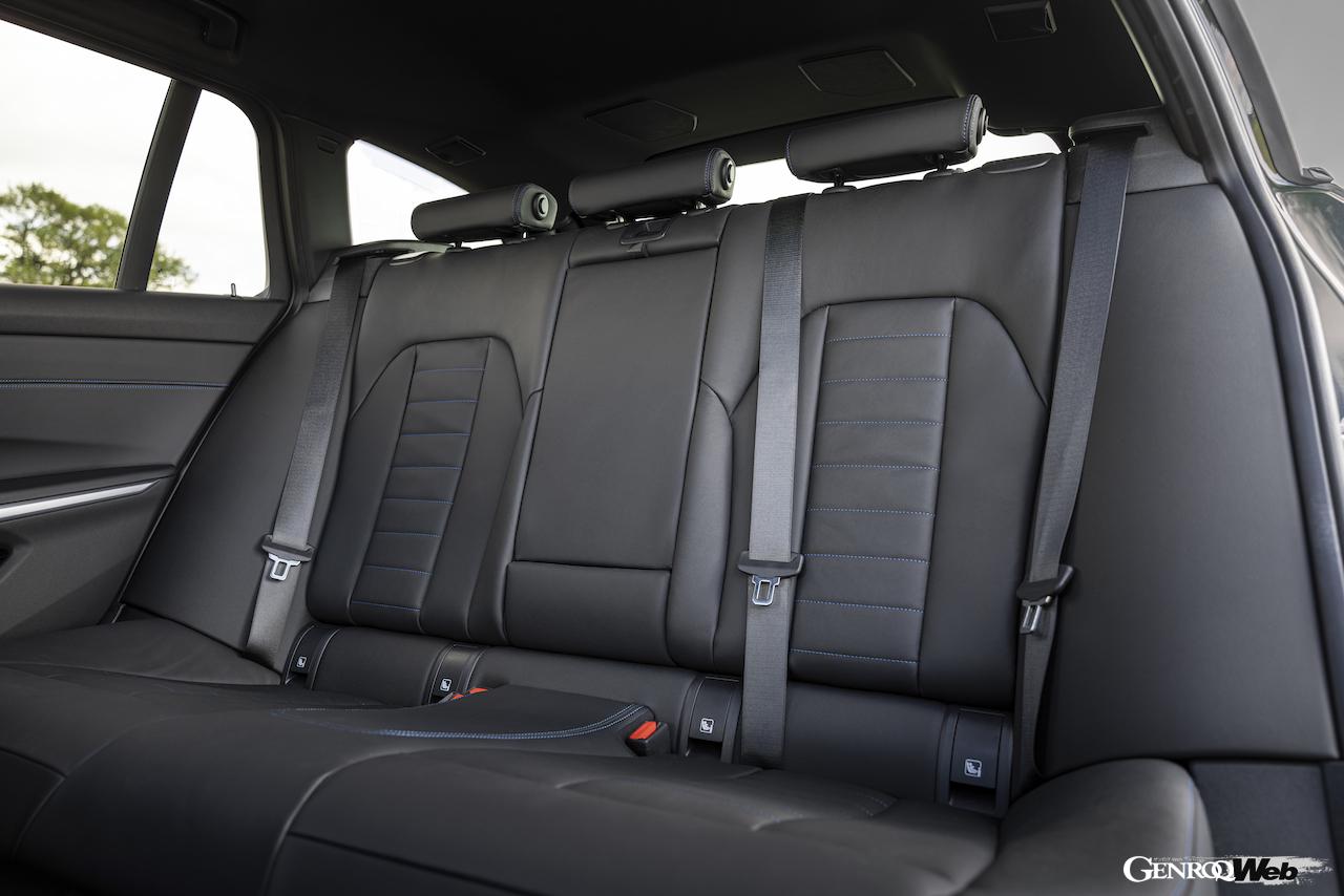 「BMW アルピナ B3 GT ツーリング」のインテリア。