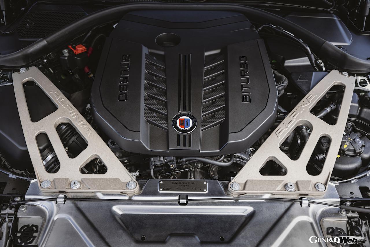 「BMW アルピナ B3 GT ツーリング」の3.0リッター直列6気筒ビターボ・エンジン。