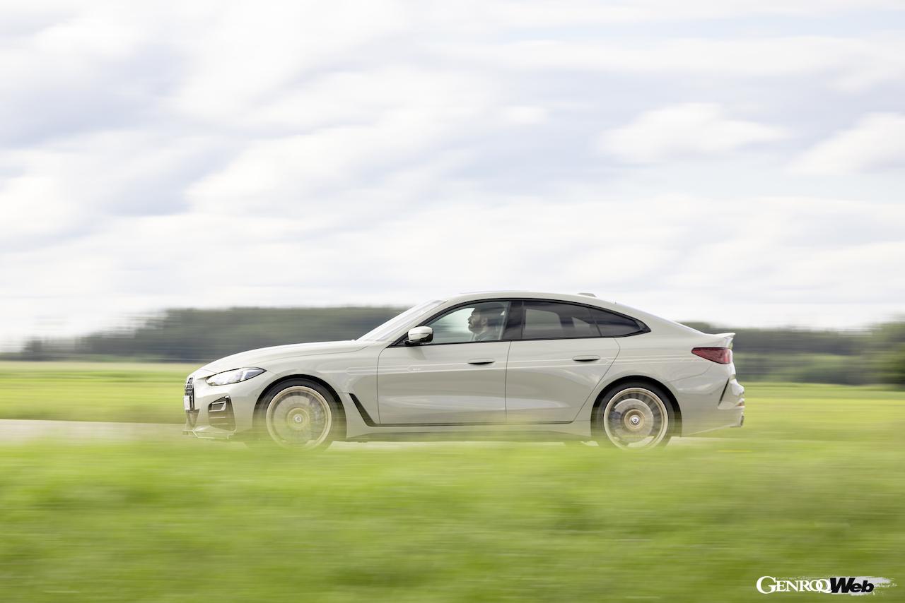 「BMW アルピナ B4 GT グランクーペ」の走行シーン。