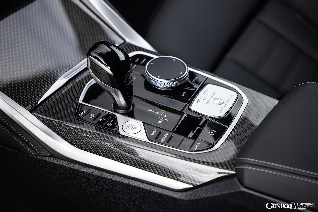 「BMW アルピナ B4 GT グランクーペ」のインテリア。