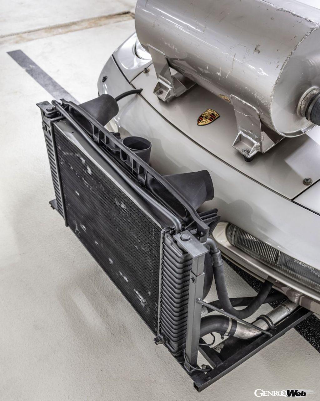 様々な機器やコンポーネントがボディに装着された、ポルシェ 928騒音テスト車両。